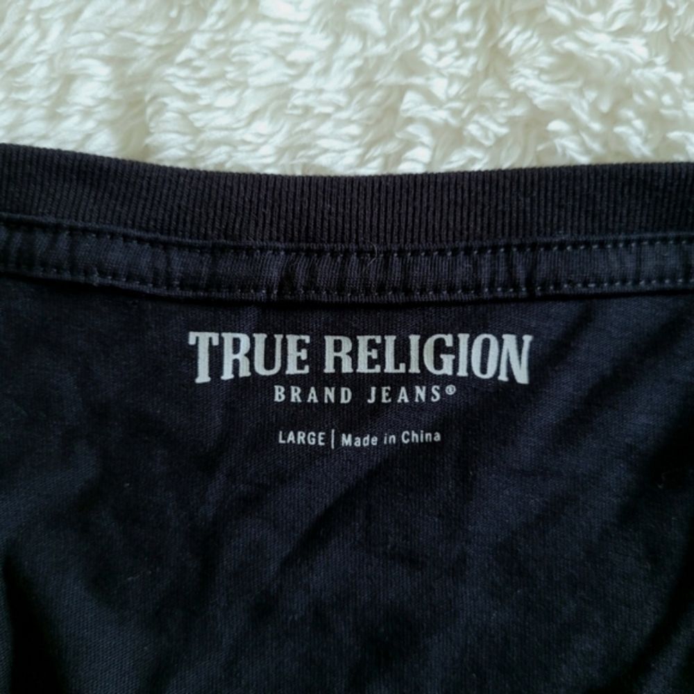 True Religion🙏 Logo Icons Slim Fit V-Neck Tee👕 - NWT - Picture 5 of 16